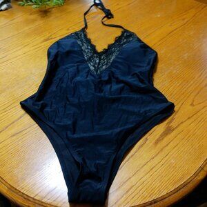 RELLECIGA ONE PIECE BLACK WITH LACE SWIMSUIT SIZE MED